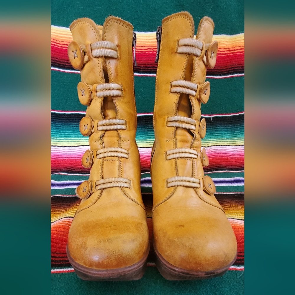 Jafa 671 Yellow Button Boots